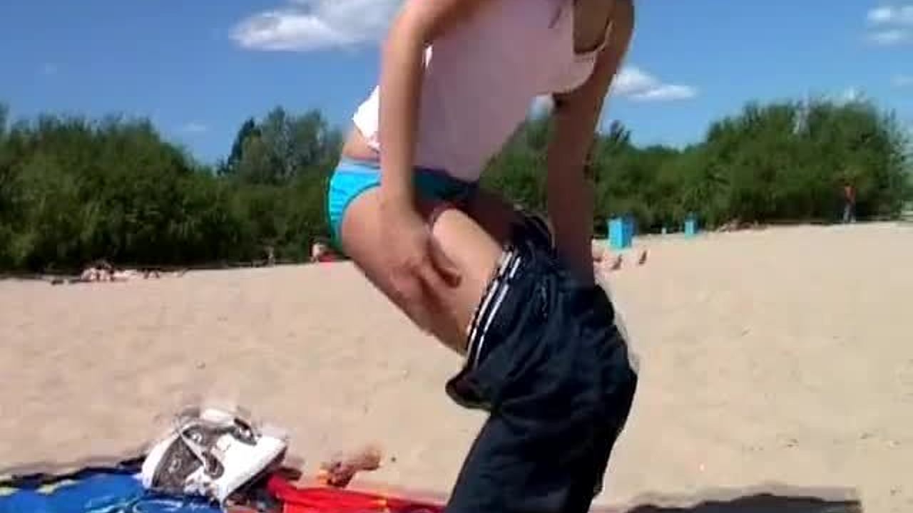 Utendørs strand nudeist prinsesse kink observer video ekte naken strand / TUBEV.SEX nb bilde bilde