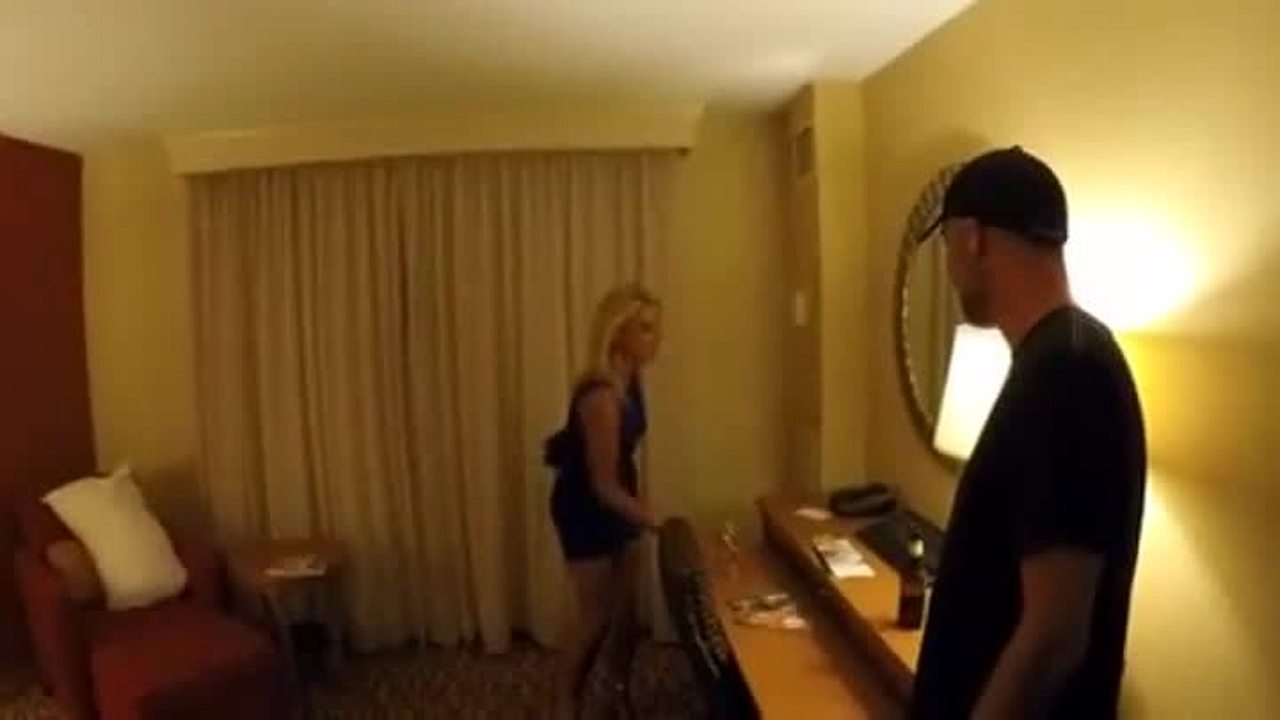 Cum walk over hotellets lobby / TUBEV.SEX da