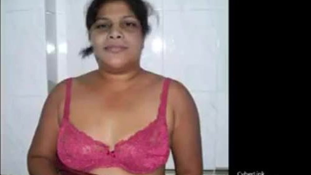 Bangladeshi muslimsk tante laver og sælger rigtige pornovideoer online 016 / TUBEV.SEX da