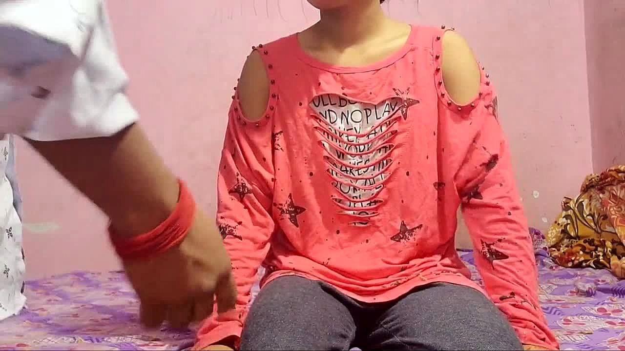 HD-video af stor røv, store bryster indisk onkel, der bliver barberet og kneppet billede